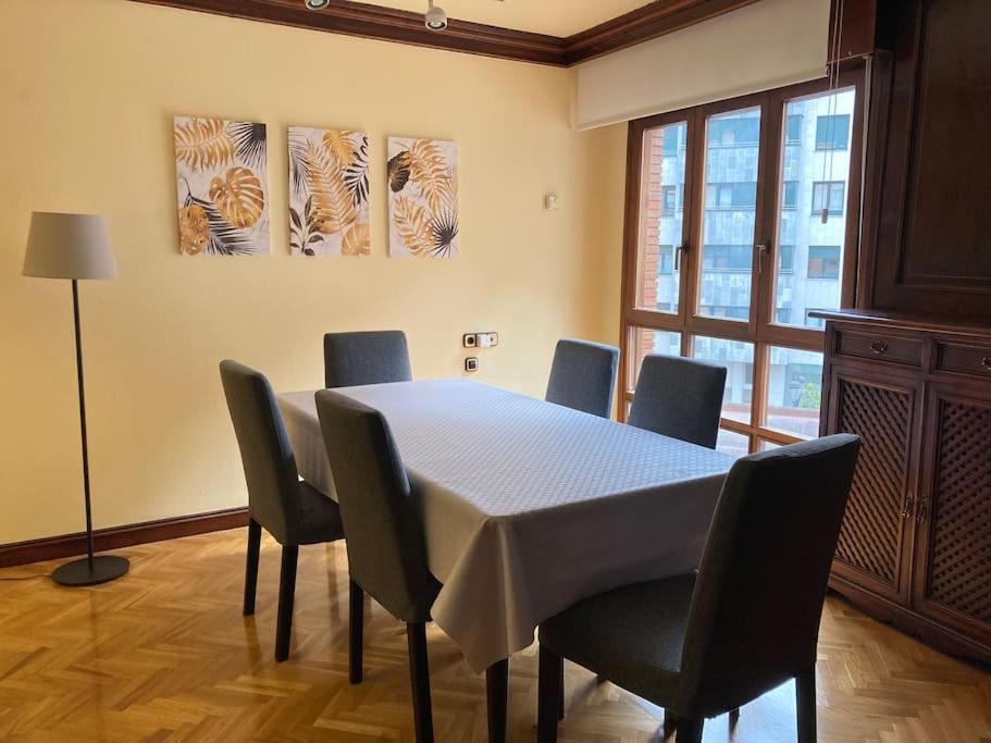 Centrico Apartamento De 2 Habitaciones By Bebalmy Oviedo Kültér fotó