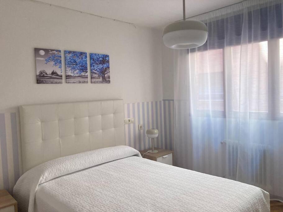 Centrico Apartamento De 2 Habitaciones By Bebalmy Oviedo Kültér fotó